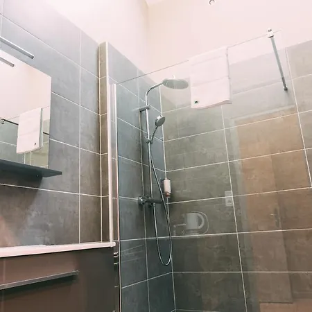 Couette-café The Gem